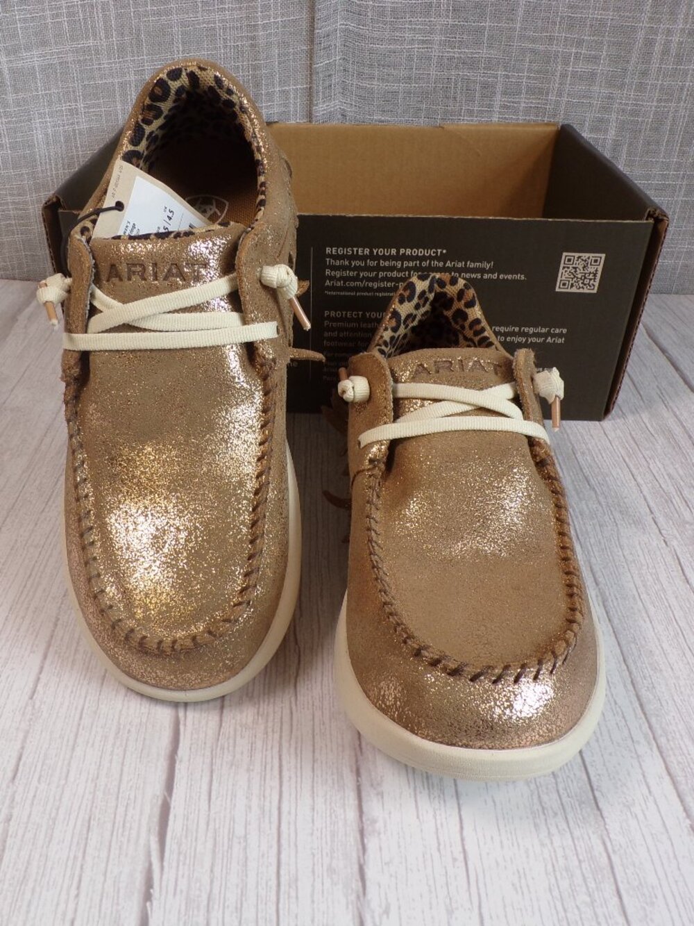 NWT Ariat Women's Foiled Rose Fringed Hilo Moccasins
